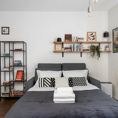 Apartment Bochenska Modern By Bookinghost