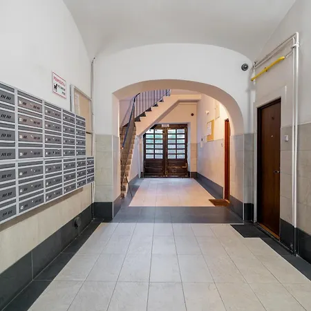 Bochenska Modern By Bookinghost